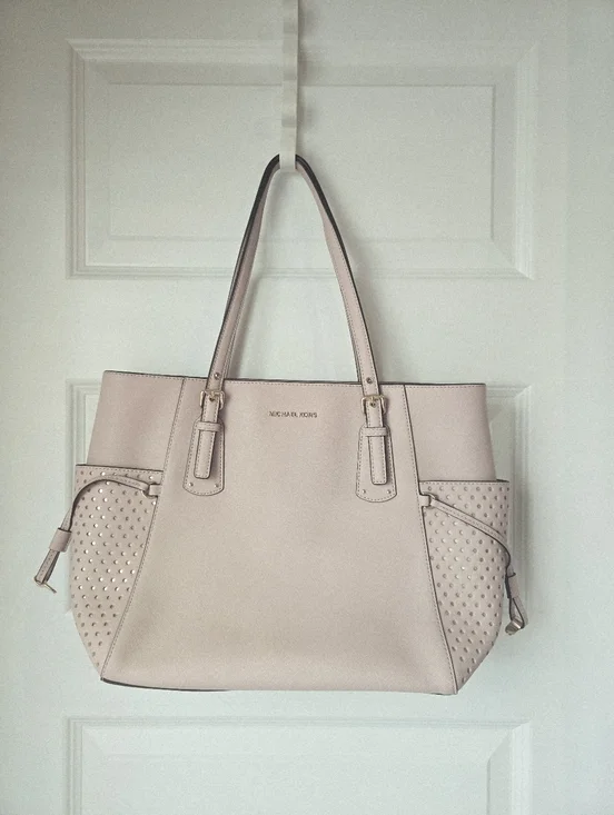 Michael Kors Voyager saffiano Bag - Picture 3 of 14